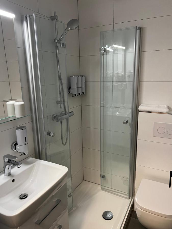 Gemuetliches Studio Im Stadtkern Mit Kanalblick Emden Eksteriør billede