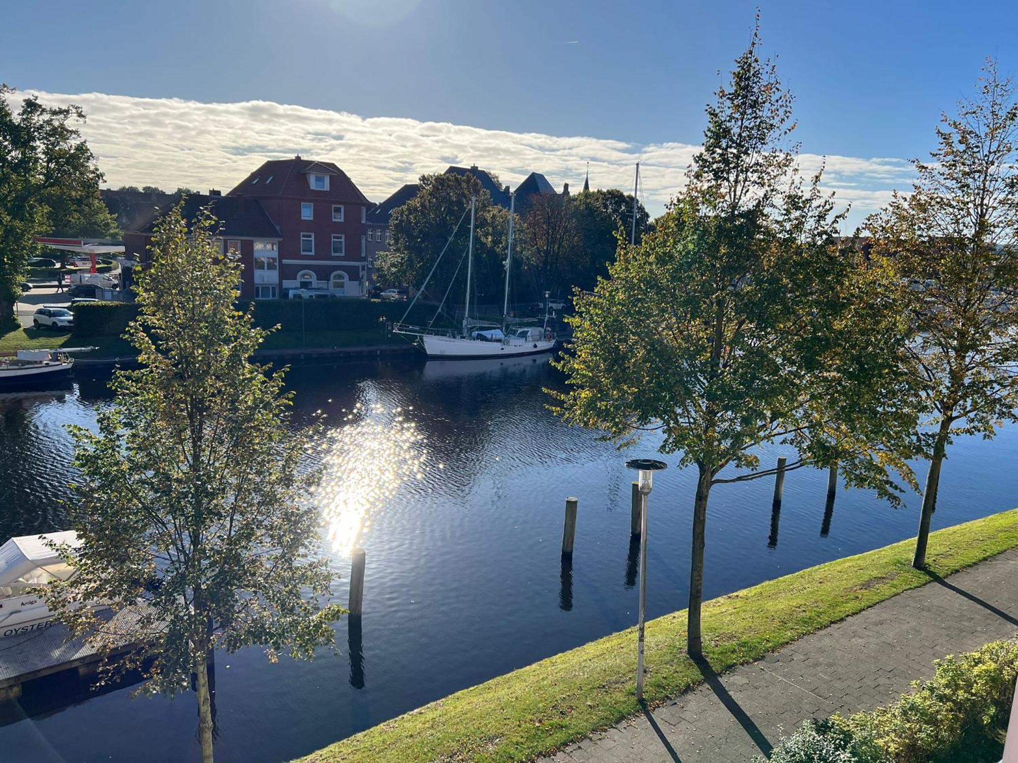 Gemuetliches Studio Im Stadtkern Mit Kanalblick Emden Eksteriør billede